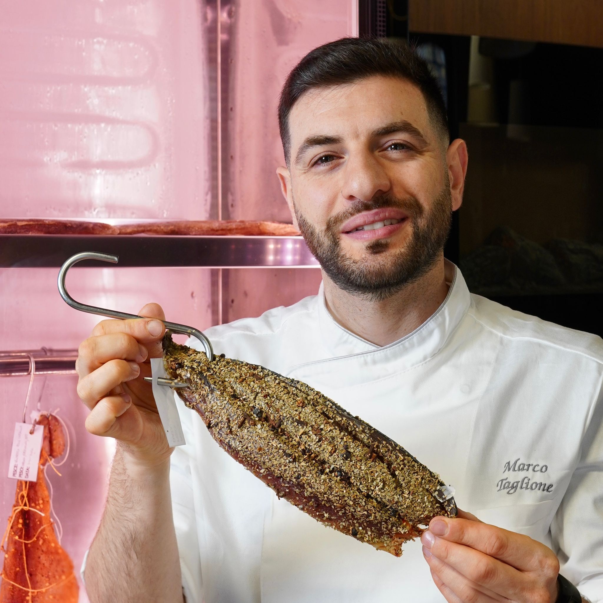 Lo chef Marco Taglione nella cucina di Sapore è Sapere